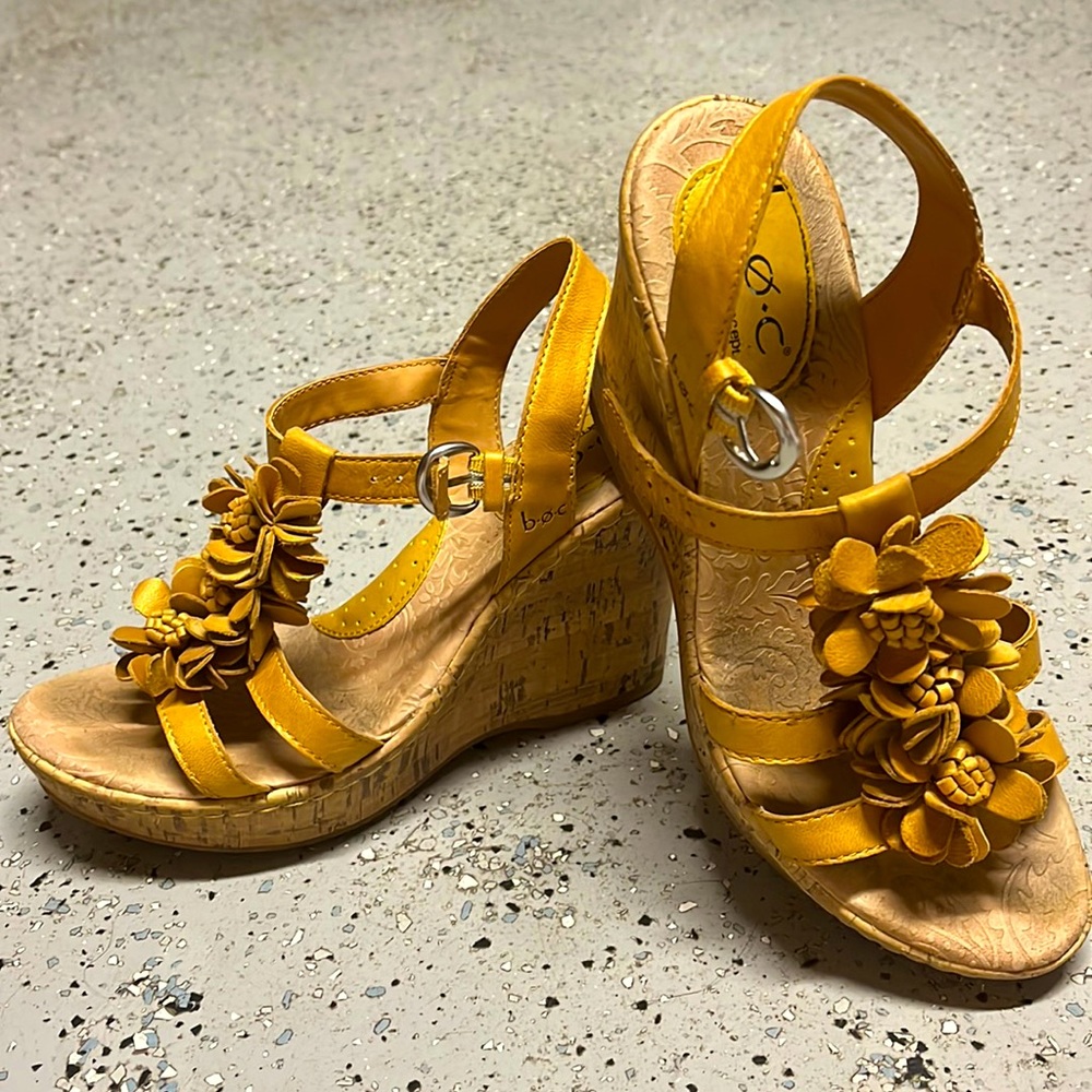 Fun summer wedge sandals.